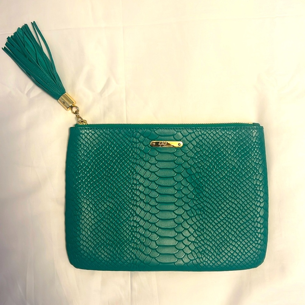 Gigi New York All in One Clutch Green
